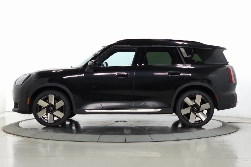 2025 Mini Countryman S Iconic photo 1