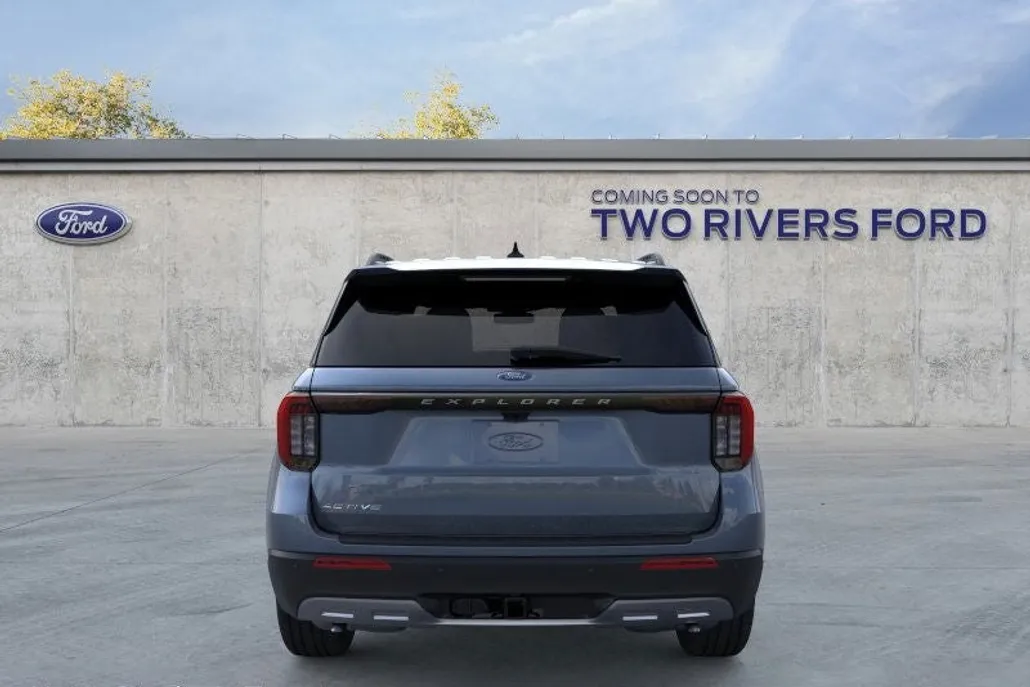 2025 Ford Explorer photo 1