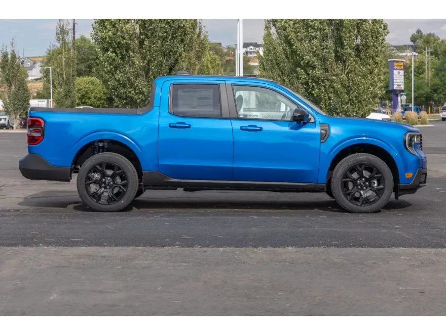 2025 Ford Maverick Lariat photo 1