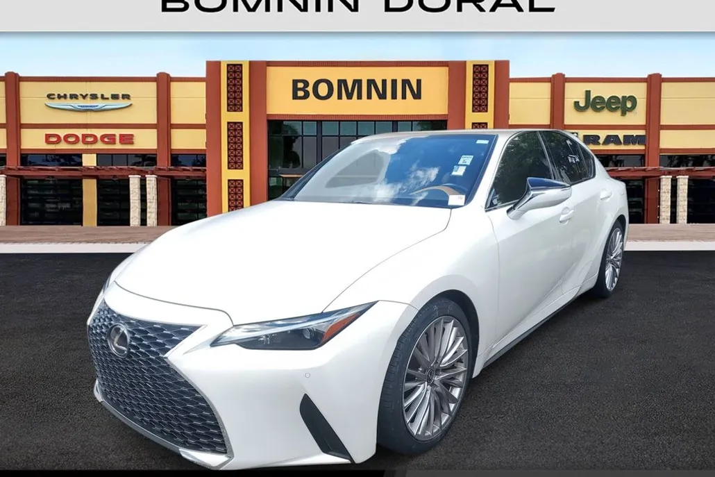 2023 Lexus IS 300 photo 1