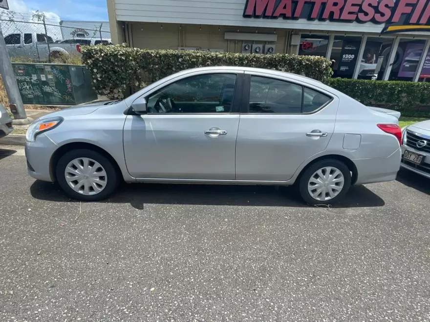 2016 Nissan Versa 1.6 SV photo 1