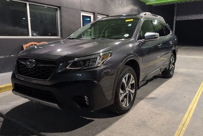 2022 Subaru Outback Touring XT photo 1