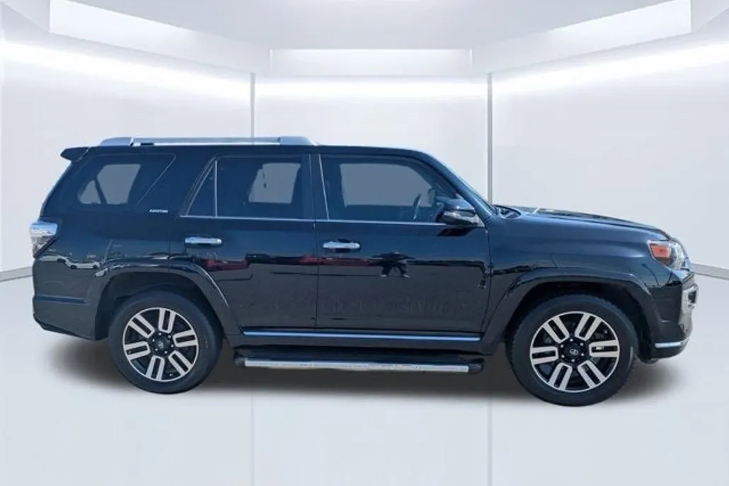 2019 Toyota 4Runner Limited photo 1