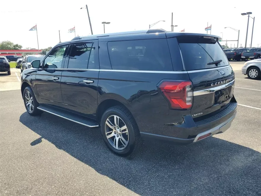 2023 Ford Expedition MAX Limited photo 1