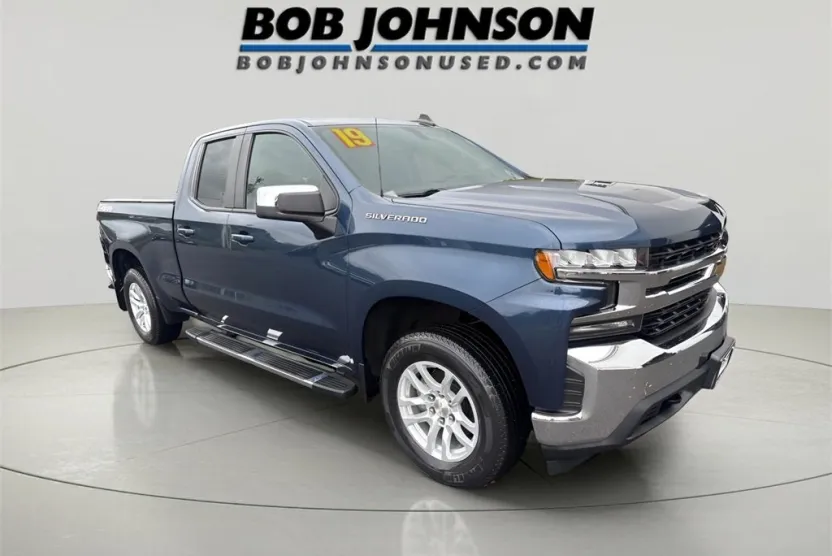 2019 Chevrolet Silverado 1500 LT photo 1