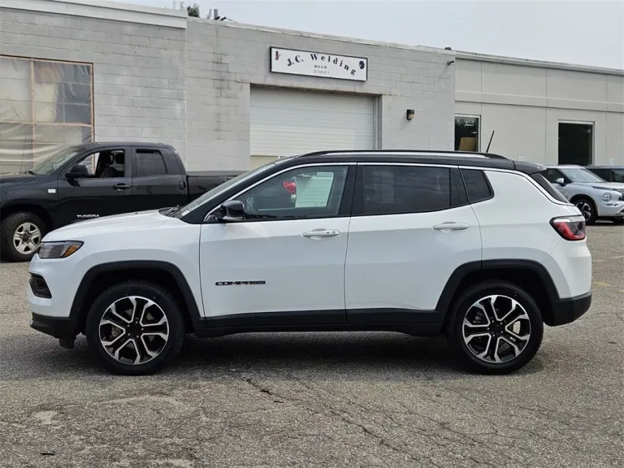 2022 Jeep Compass Limited photo 1
