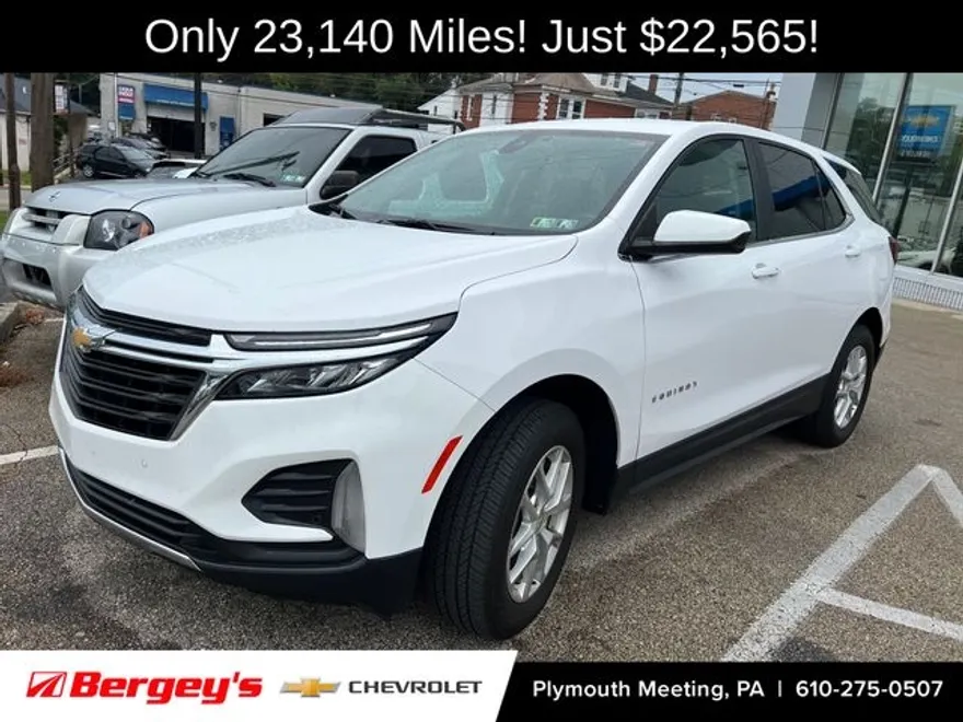 2022 Chevrolet Equinox LT photo 1
