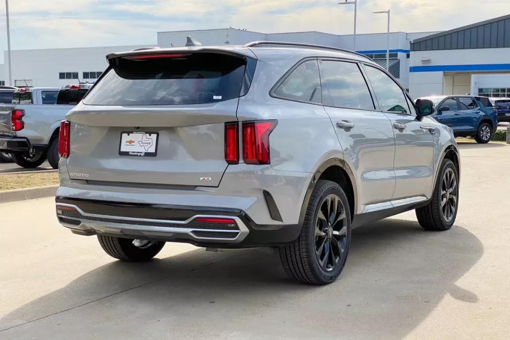 2023 Kia Sorento SX photo 1
