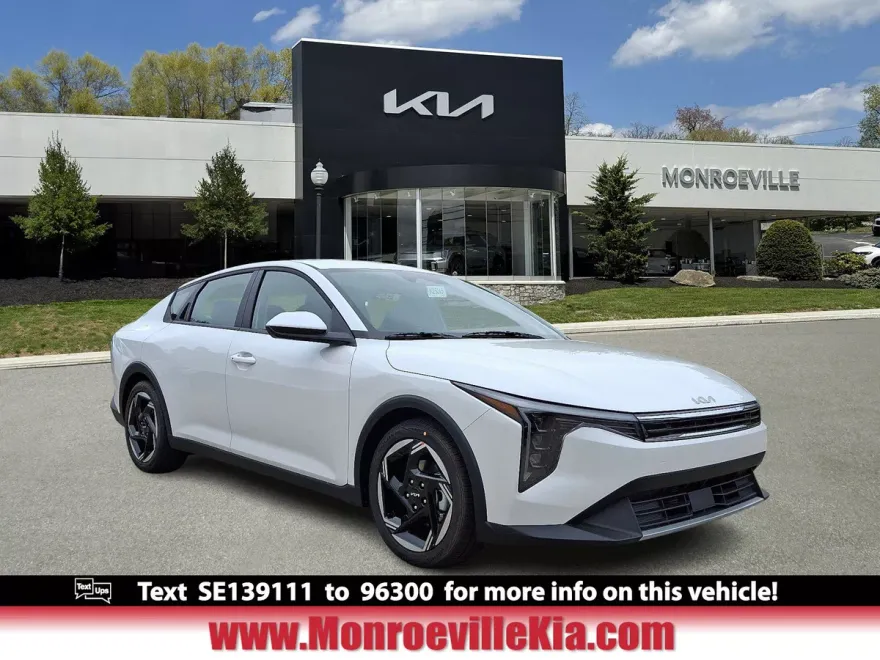 2025 Kia K4 EX photo 1