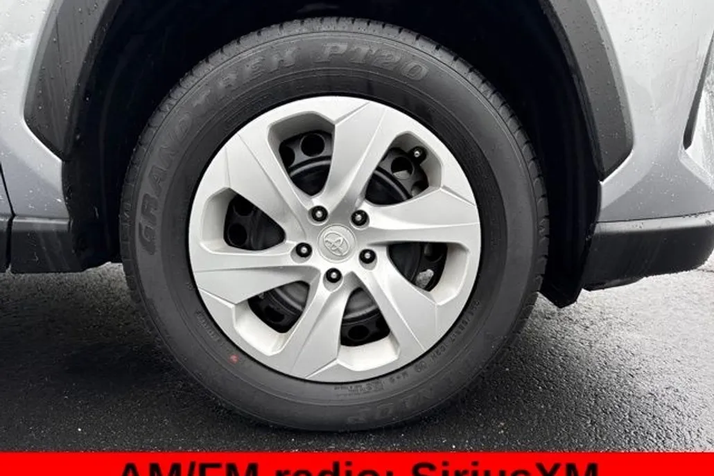 2024 Toyota RAV4 LE photo 1