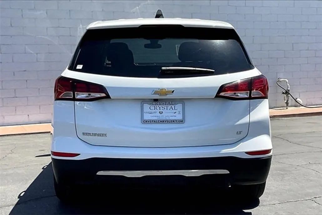 2023 Chevrolet Equinox LT photo 1