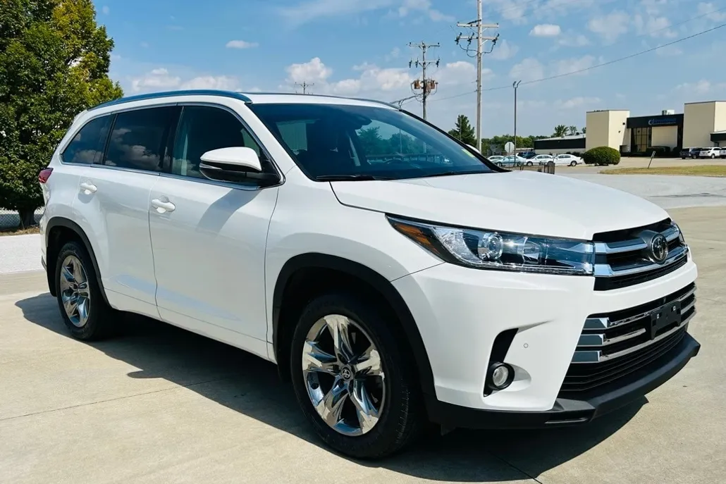 2018 Toyota Highlander Limited Platinum photo 1