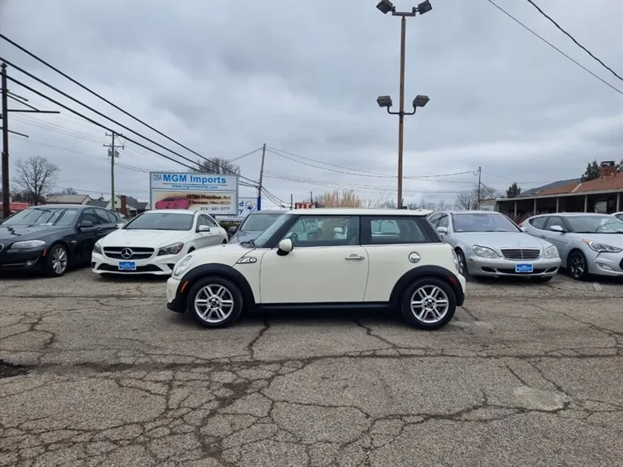 2013 Mini Cooper S Hardtop 2 Door photo 1