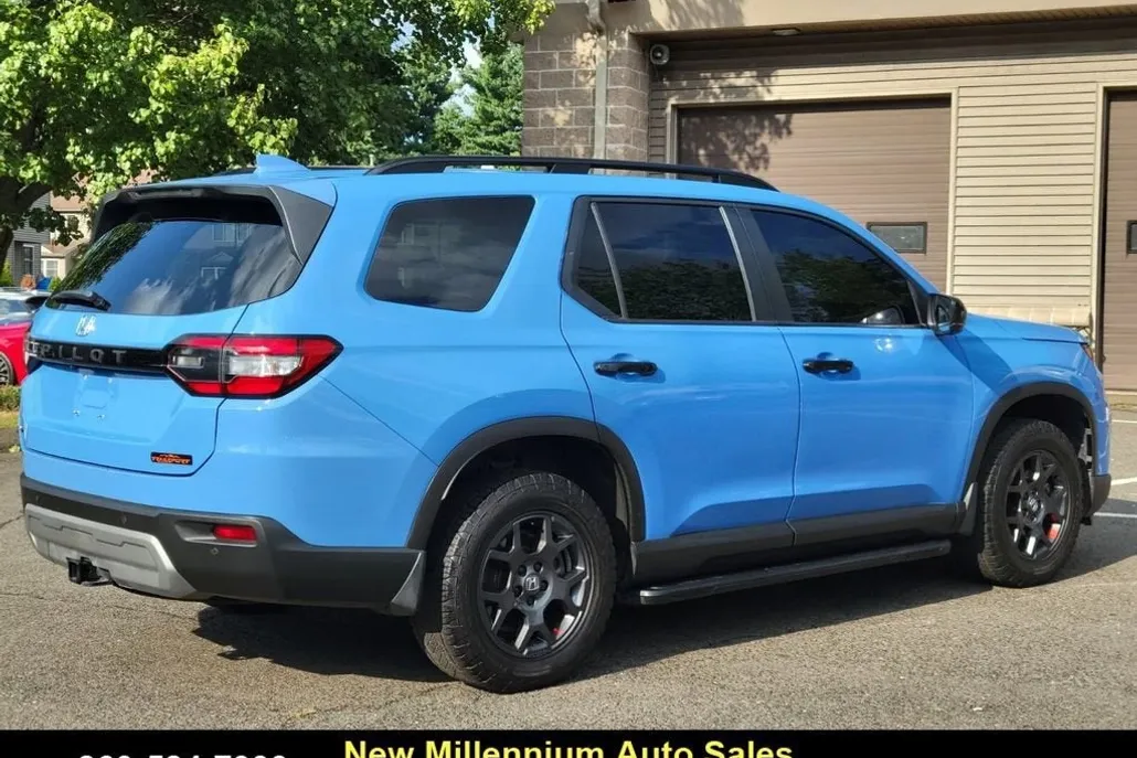 2024 Honda Pilot TrailSport photo 1