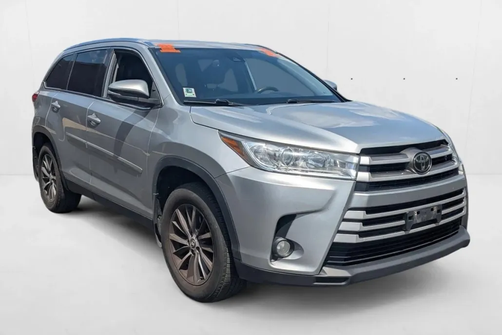 2019 Toyota Highlander XLE photo 1