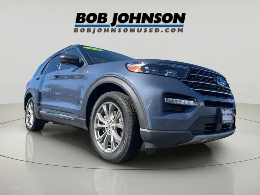 2021 Ford Explorer XLT photo 1