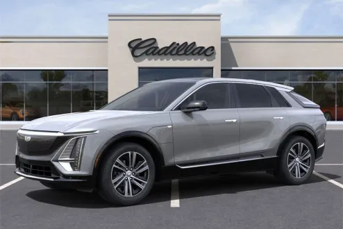 2025 Cadillac Lyriq Luxury photo 2