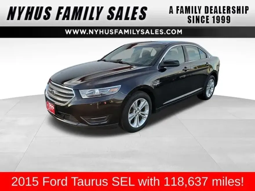 2015 Ford Taurus SEL photo 1