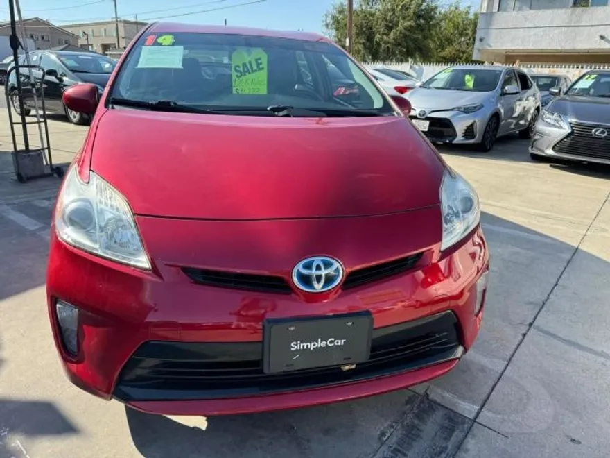 2014 Toyota Prius Four photo 1