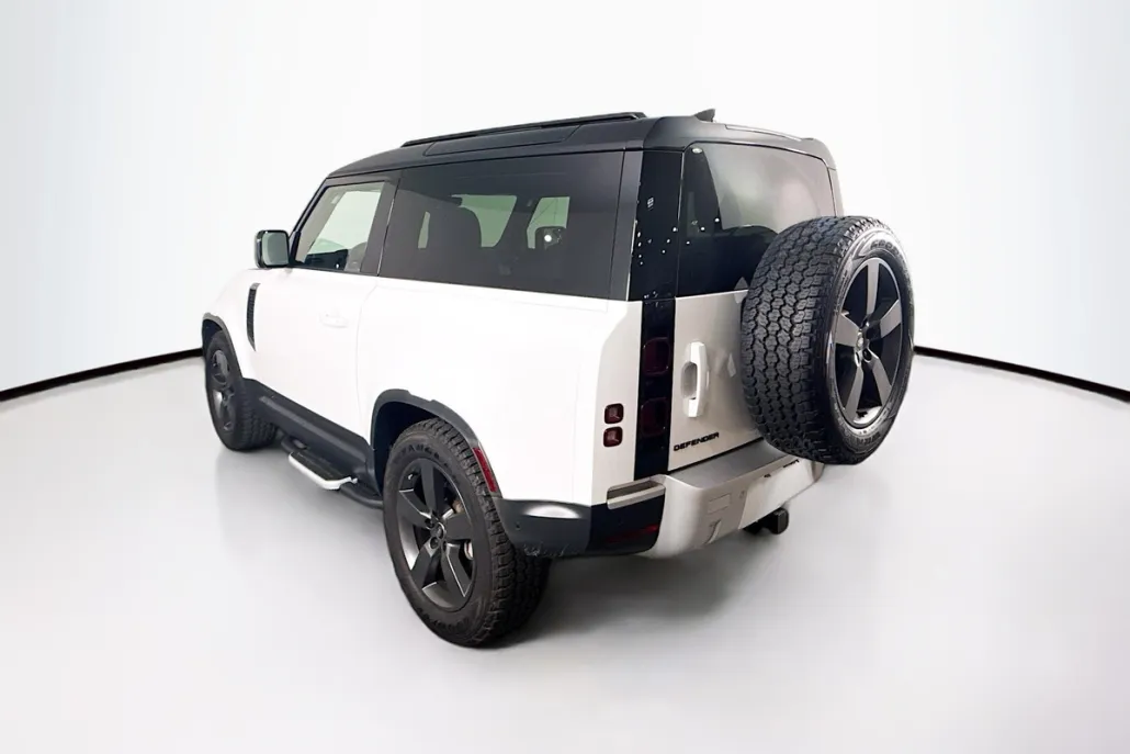 2023 Land Rover Defender 90 S photo 1