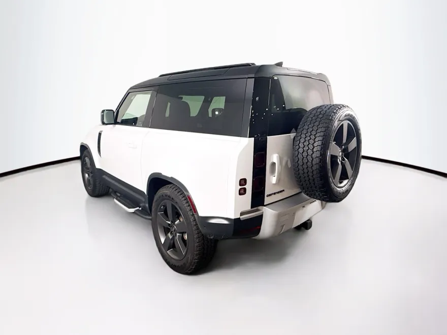2023 Land Rover Defender 90 S photo 1