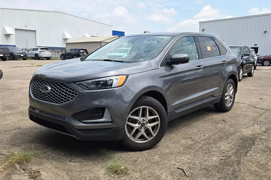 2024 Ford Edge SEL photo 1