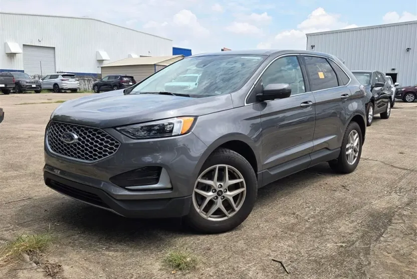 2024 Ford Edge SEL photo 1