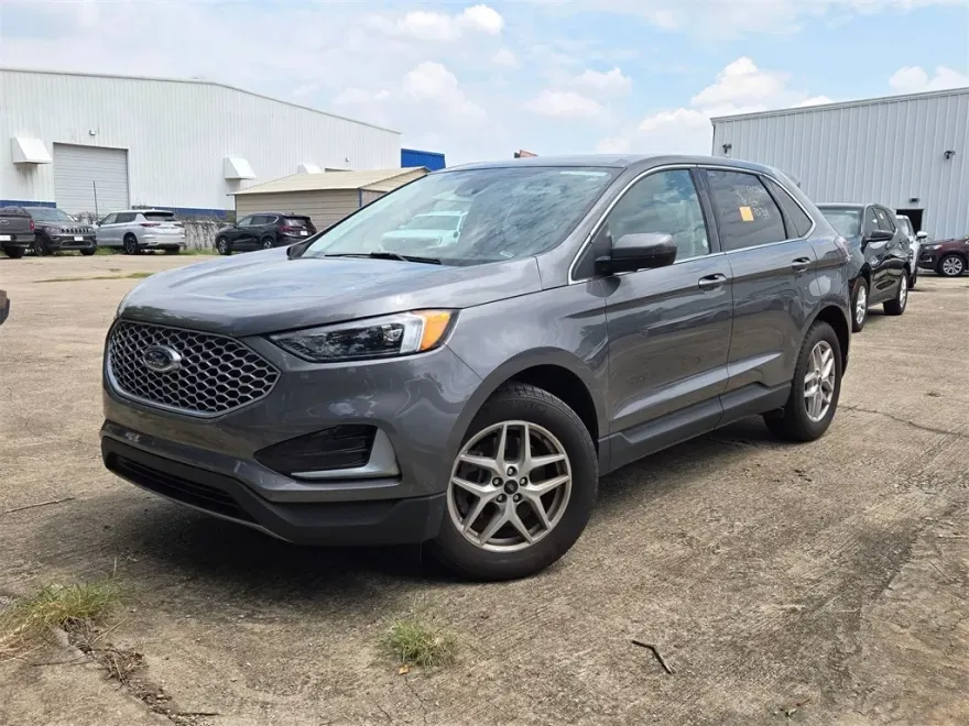 2024 Ford Edge SEL photo 1