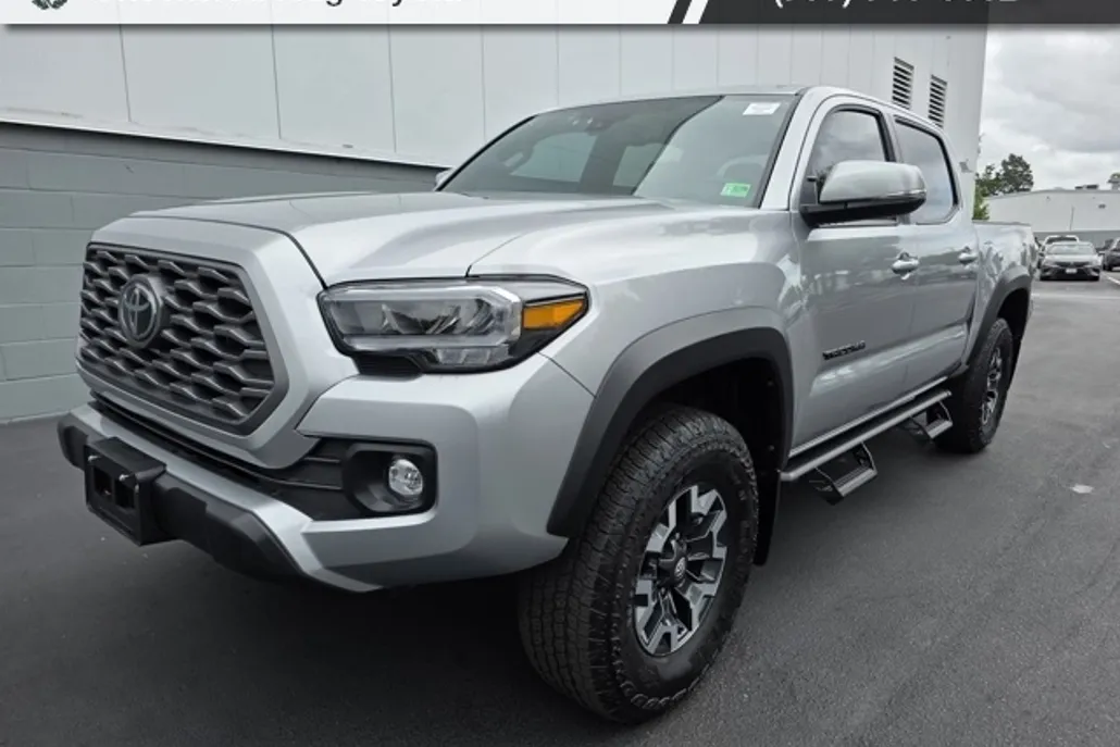 2023 Toyota Tacoma TRD Off-Road V6 photo 1