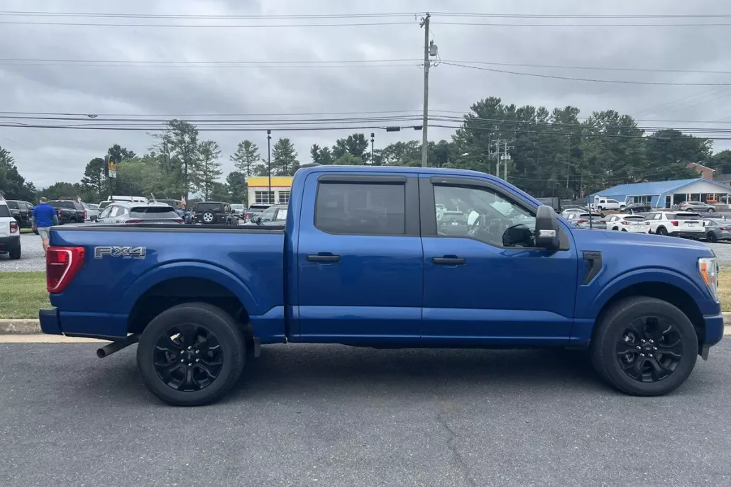 2022 Ford F-150 XL photo 1