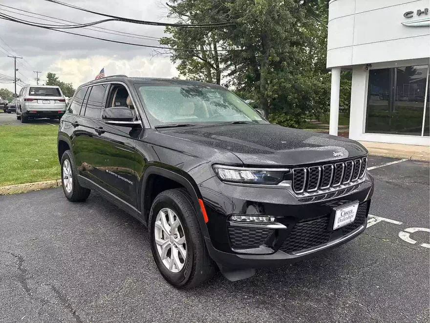 2022 Jeep Grand Cherokee Limited photo 1