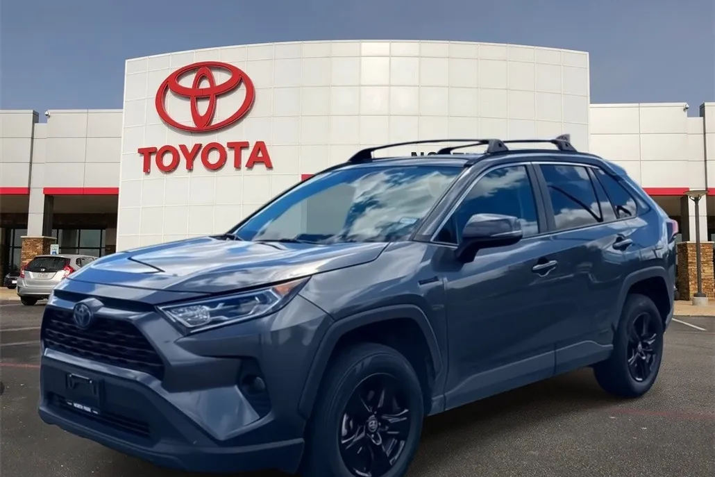 2020 Toyota RAV4 Hybrid XLE photo 1