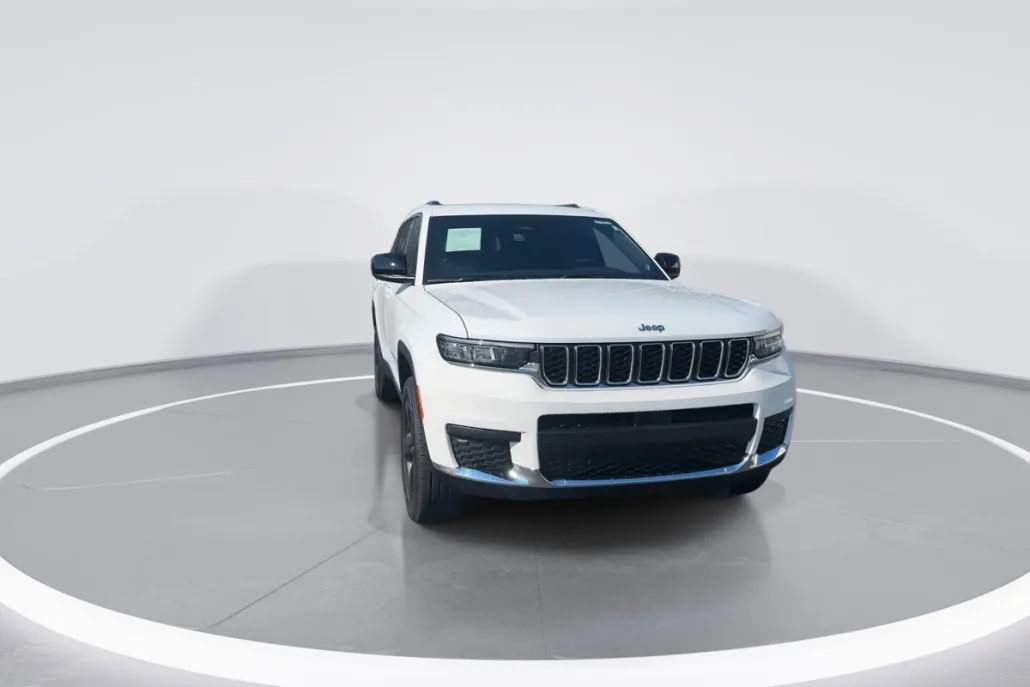 2023 Jeep Grand Cherokee Altitude photo 1