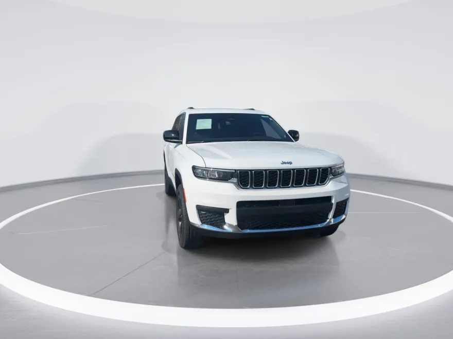 2023 Jeep Grand Cherokee Altitude photo 1