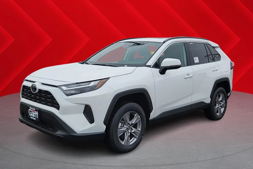 2025 Toyota RAV4 XLE photo 1