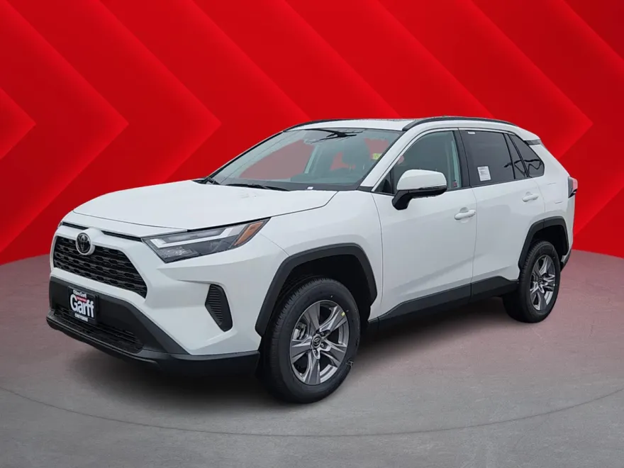 2025 Toyota RAV4 XLE photo 1