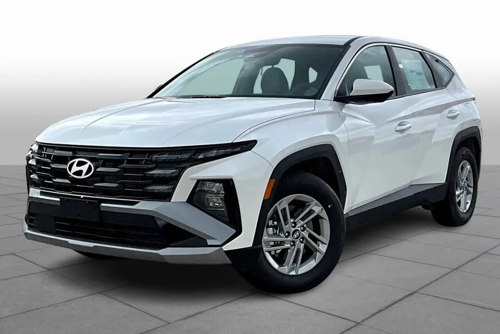 2025 Hyundai Tucson SE photo 1