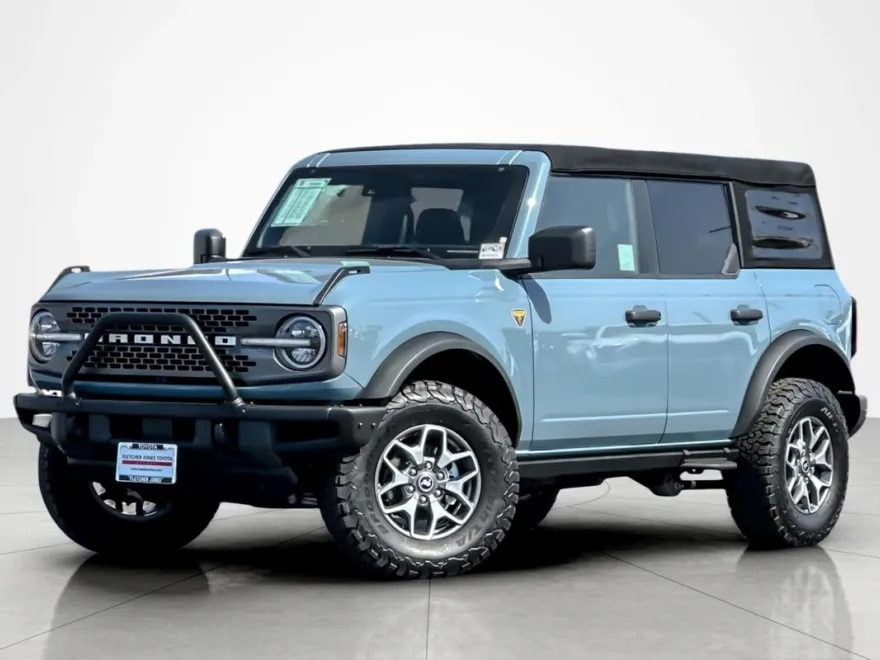 2022 Ford Bronco Badlands photo 1