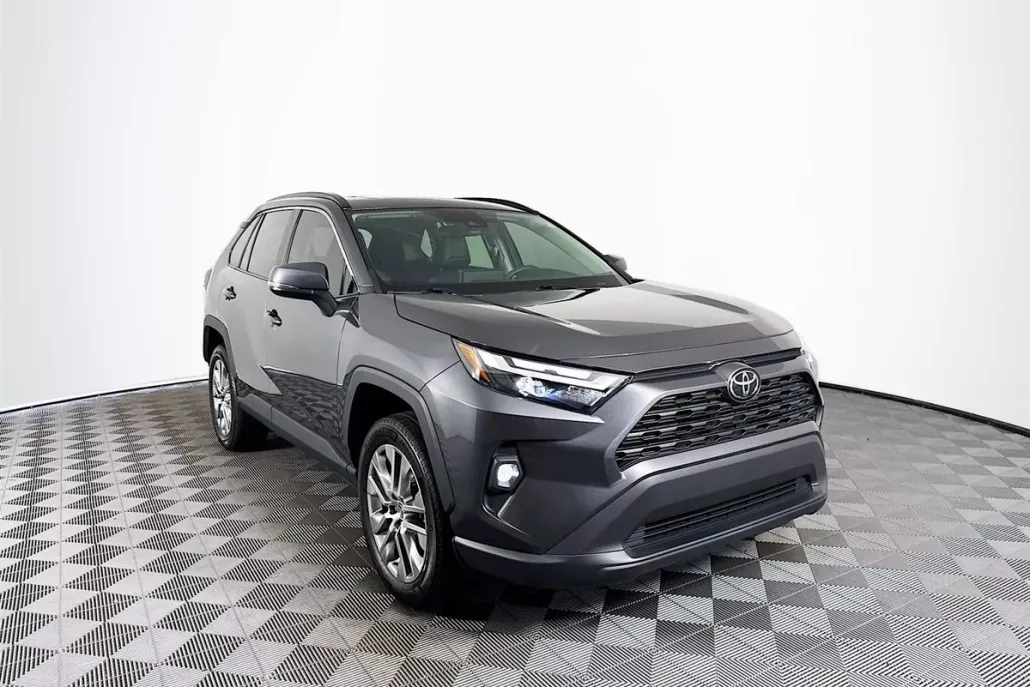 2024 Toyota RAV4 XLE Premium photo 1