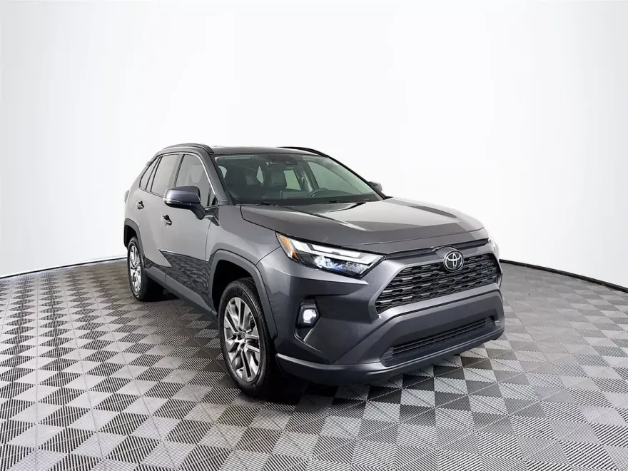 2024 Toyota RAV4 XLE Premium photo 1