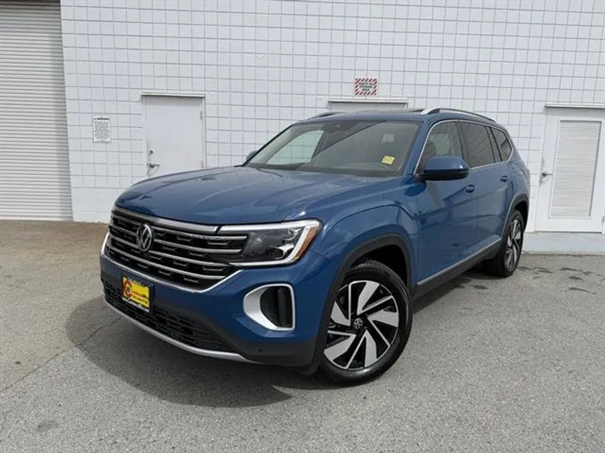 2025 Volkswagen Atlas SEL photo 1