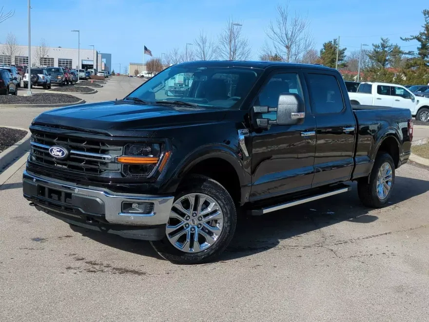 2025 Ford F-150 XLT photo 1