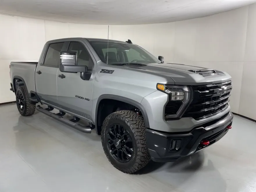 2026 Chevrolet Silverado 2500HD LT photo 1