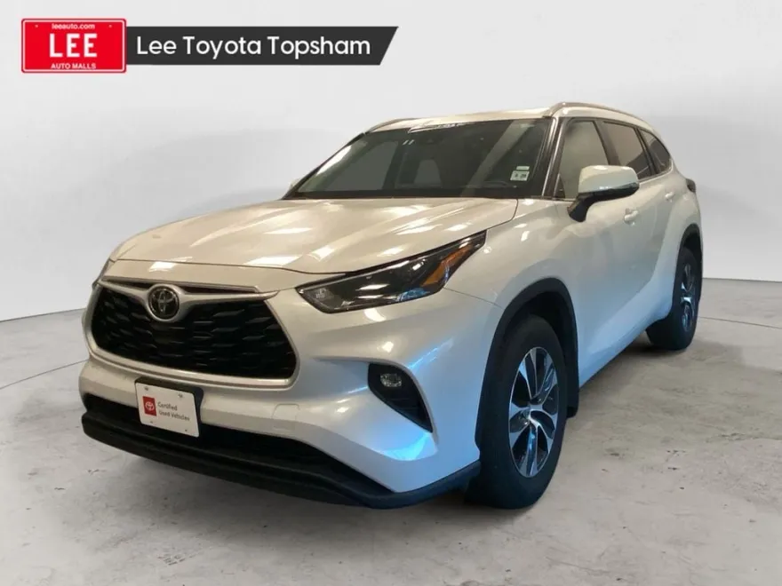 2024 Toyota Highlander XLE photo 1