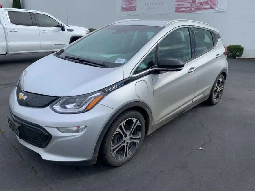 2017 Chevrolet Bolt EV Premier photo 1