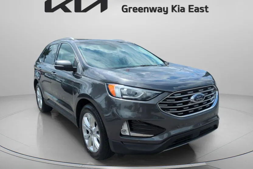 2020 Ford Edge Titanium photo 1