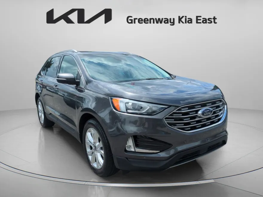 2020 Ford Edge Titanium photo 1