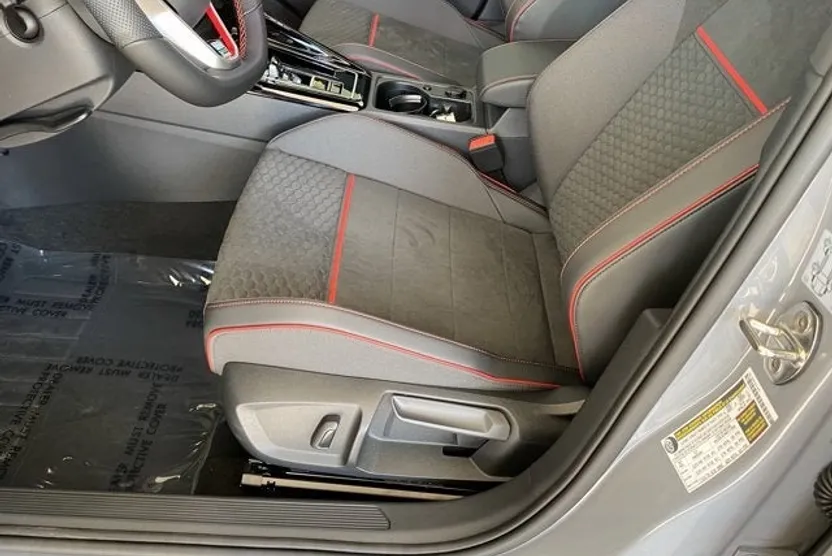 2025 Volkswagen Golf GTI SE photo 1