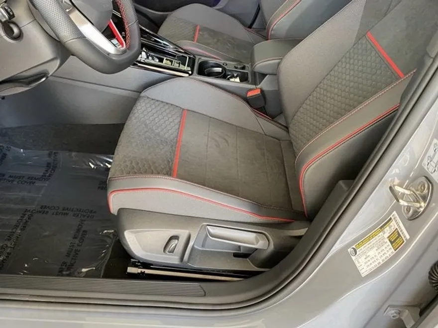 2025 Volkswagen Golf GTI SE photo 1