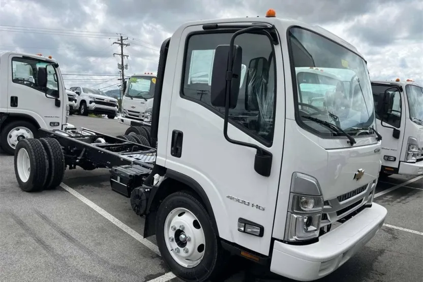2024 Chevrolet Silverado 4500HD Base photo 1